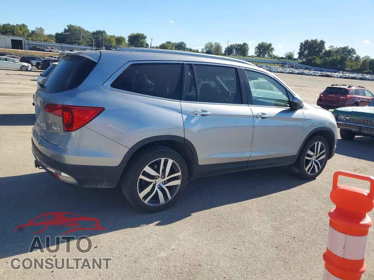 HONDA PILOT 2016 - 5FNYF6H02GB018200