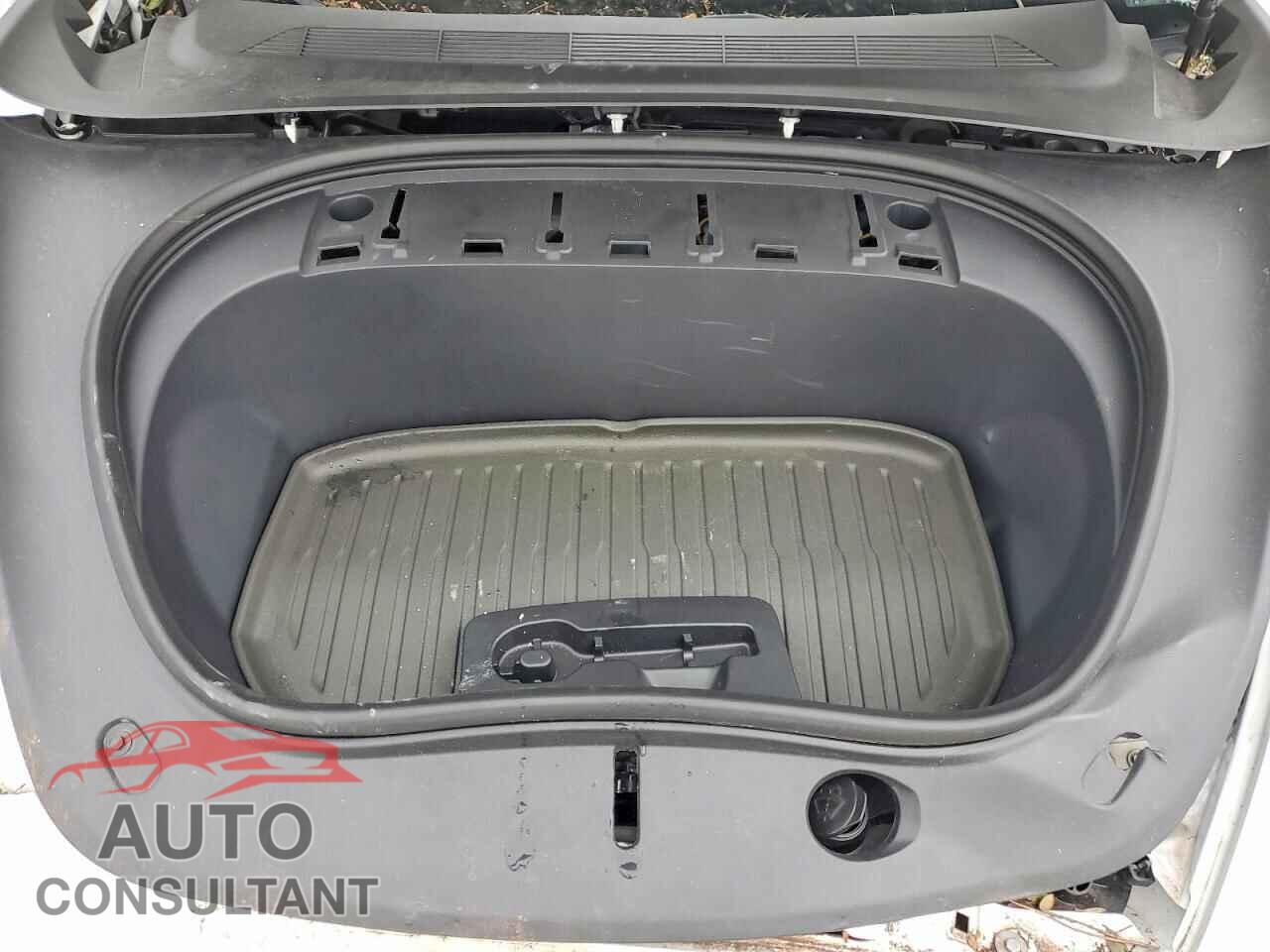 TESLA MODEL 3 2024 - 5YJ3E1EA9RF745463