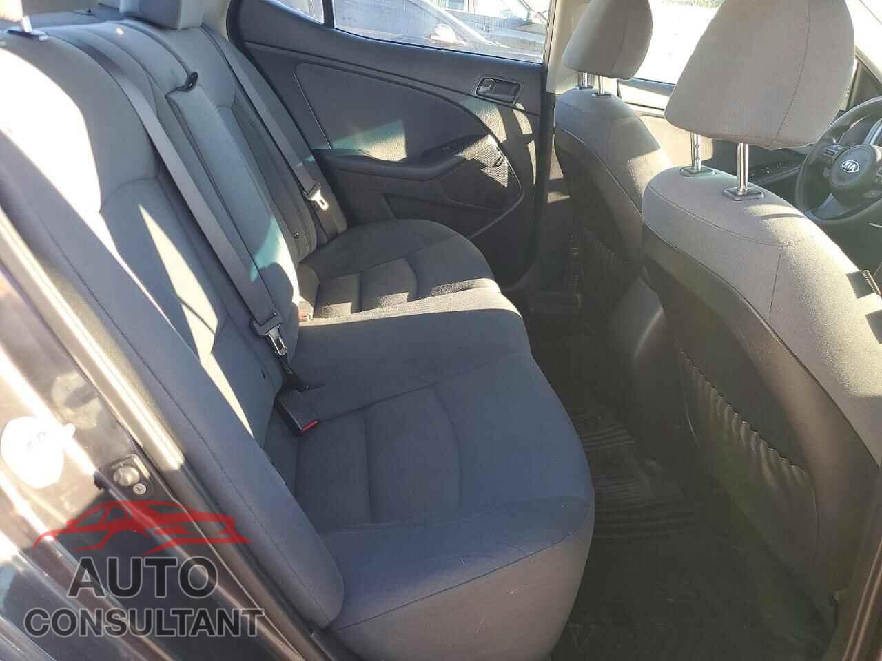 KIA OPTIMA 2015 - KNAGM4A79F5630307
