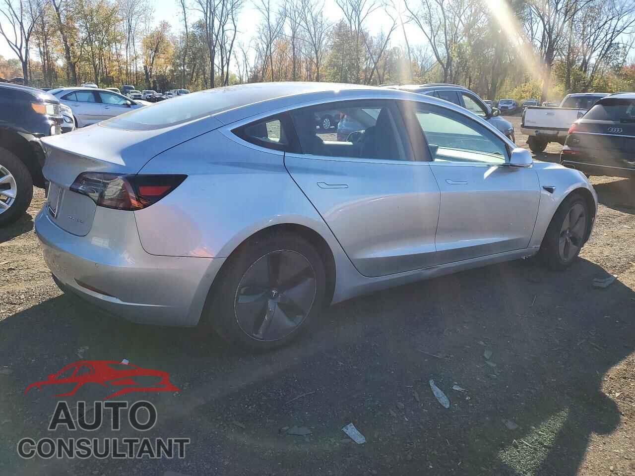 TESLA MODEL 3 2018 - 5YJ3E1EB8JF084893