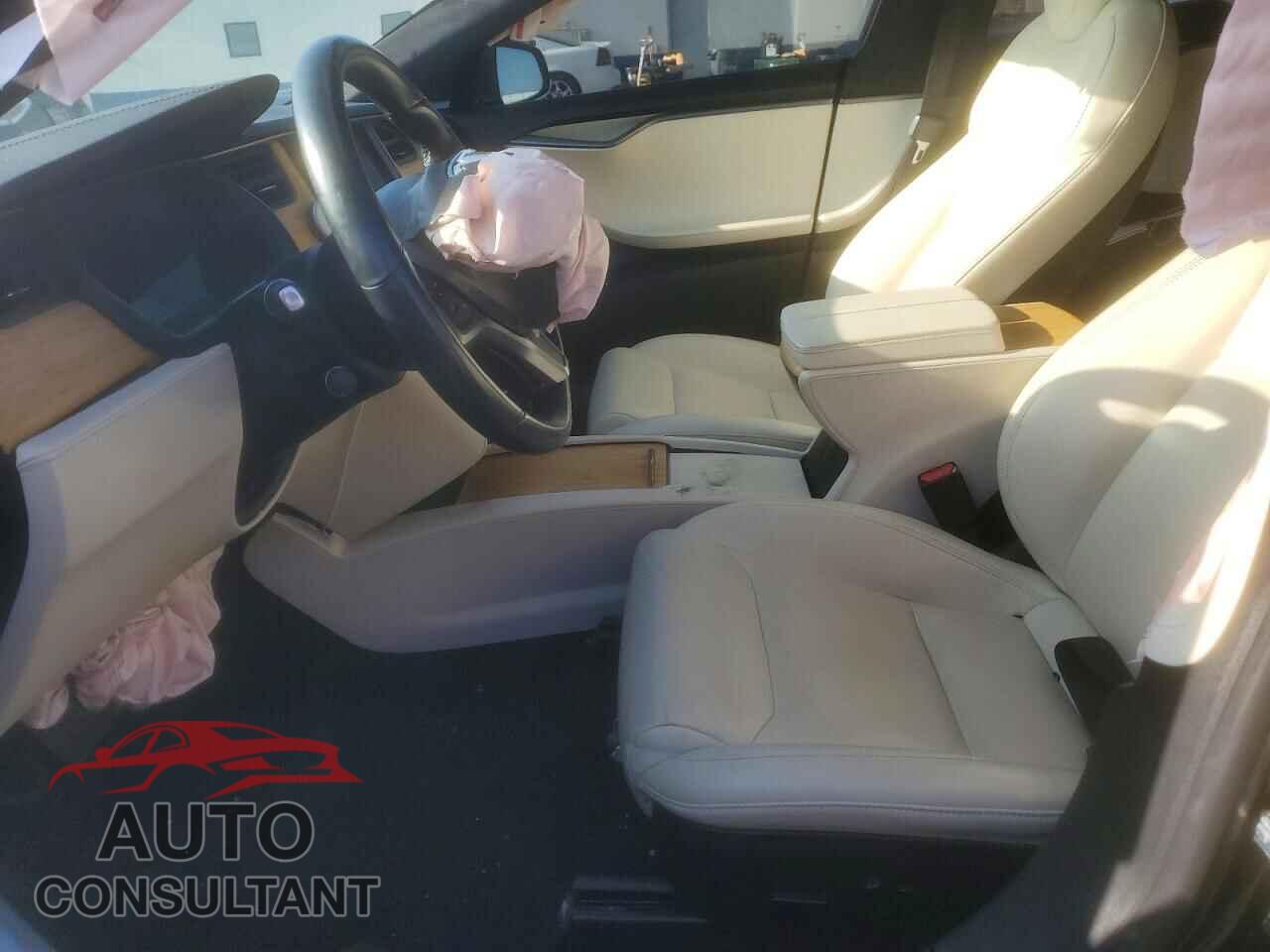 TESLA MODEL S 2020 - 5YJSA1E2XLF411059