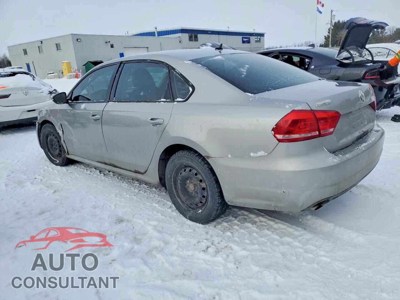 VOLKSWAGEN PASSAT 2012 - 1VWAH7A33CC012500