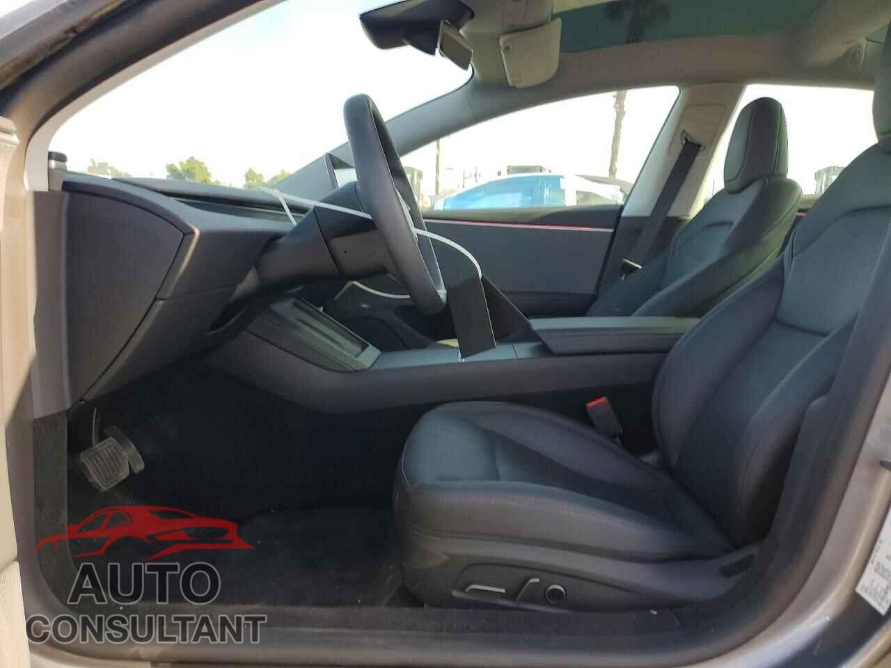 TESLA MODEL 3 2025 - 5YJ3E1EA3SF014100