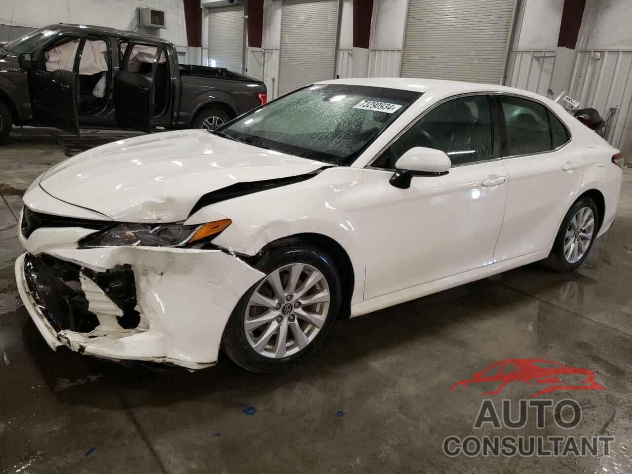 TOYOTA CAMRY 2018 - 4T1B11HK5JU085778