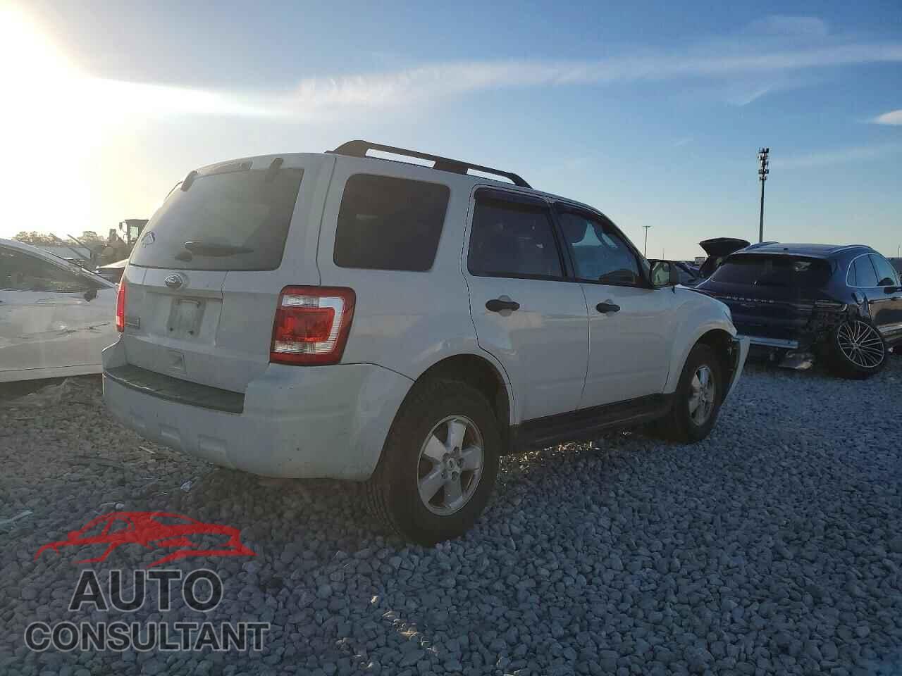FORD ESCAPE 2011 - 1FMCU0D75BKB44039