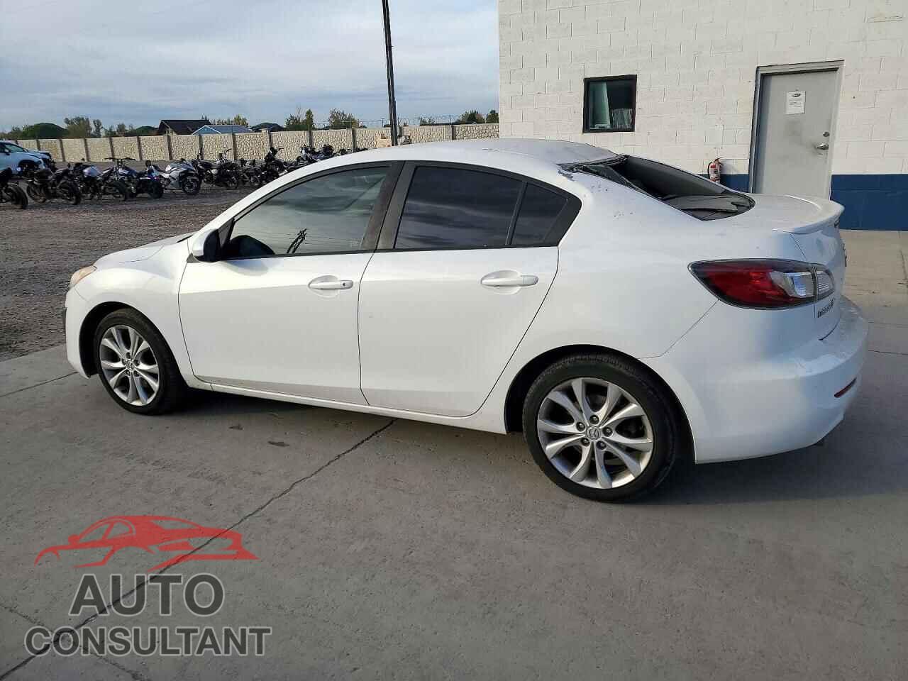 MAZDA MAZDA3 2011 - JM1BL1U57B1440919