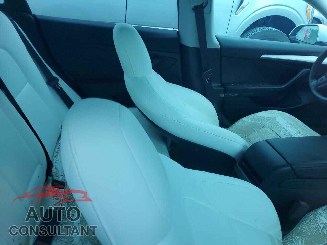 TESLA MODEL 3 2022 - 5YJ3E1EB9NF325799