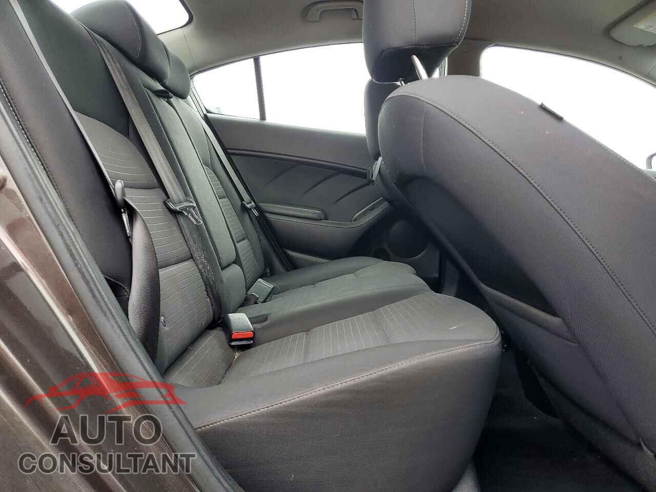 KIA FORTE 2017 - 3KPFL4A74HE131651