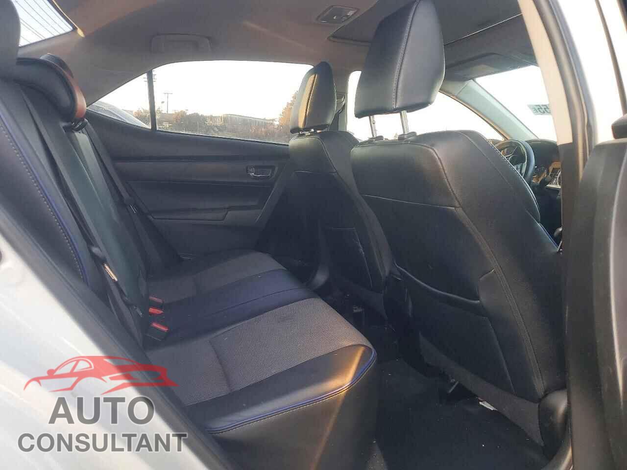 TOYOTA COROLLA 2017 - 5YFBURHE7HP577188