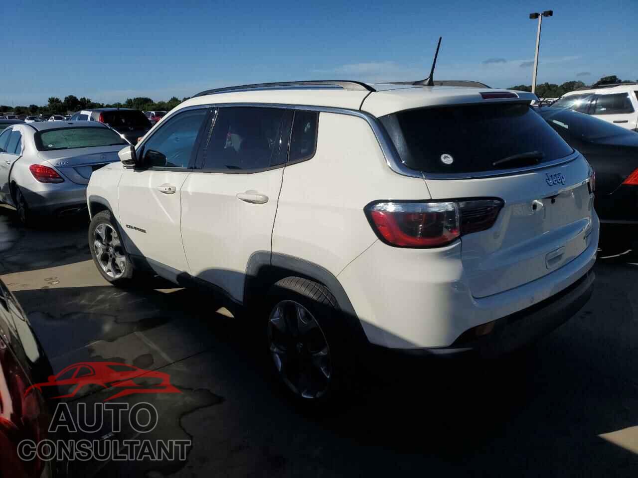JEEP COMPASS 2018 - 3C4NJCCB1JT358181