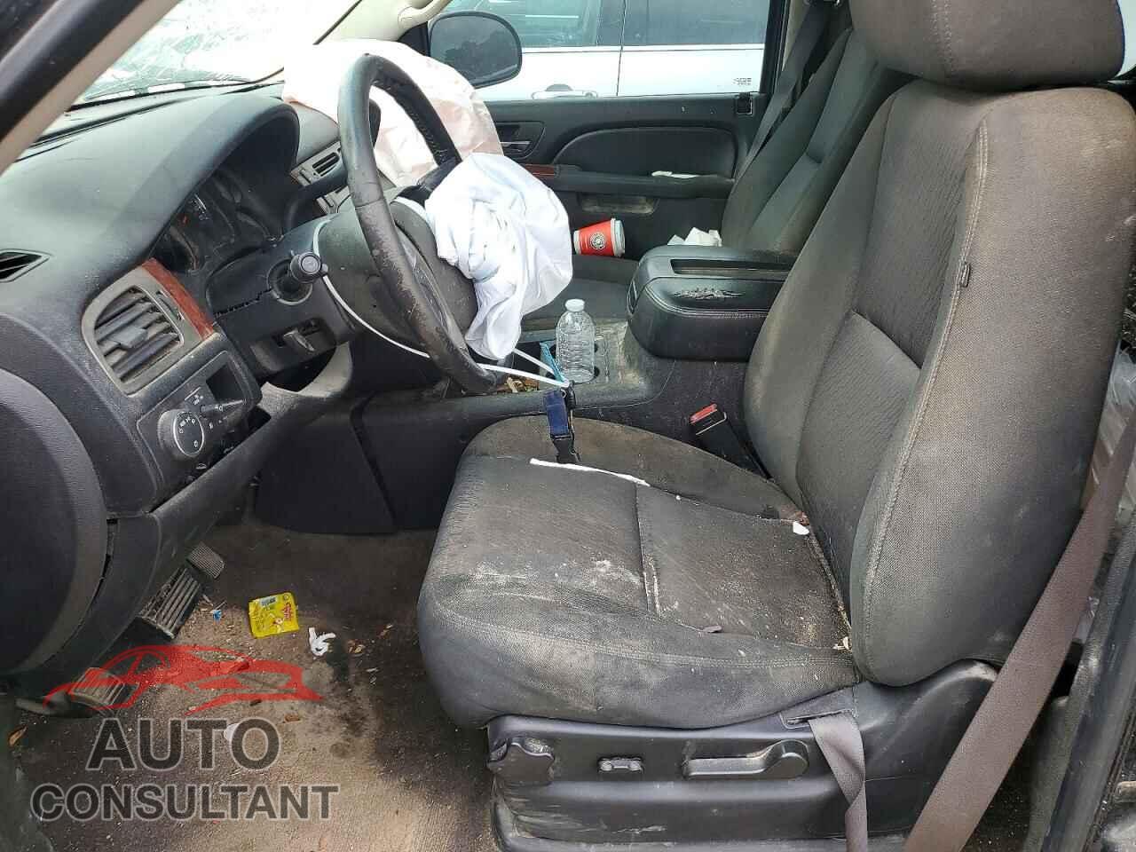 CHEVROLET SUBURBAN 2012 - 1GNSCHE05CR238540