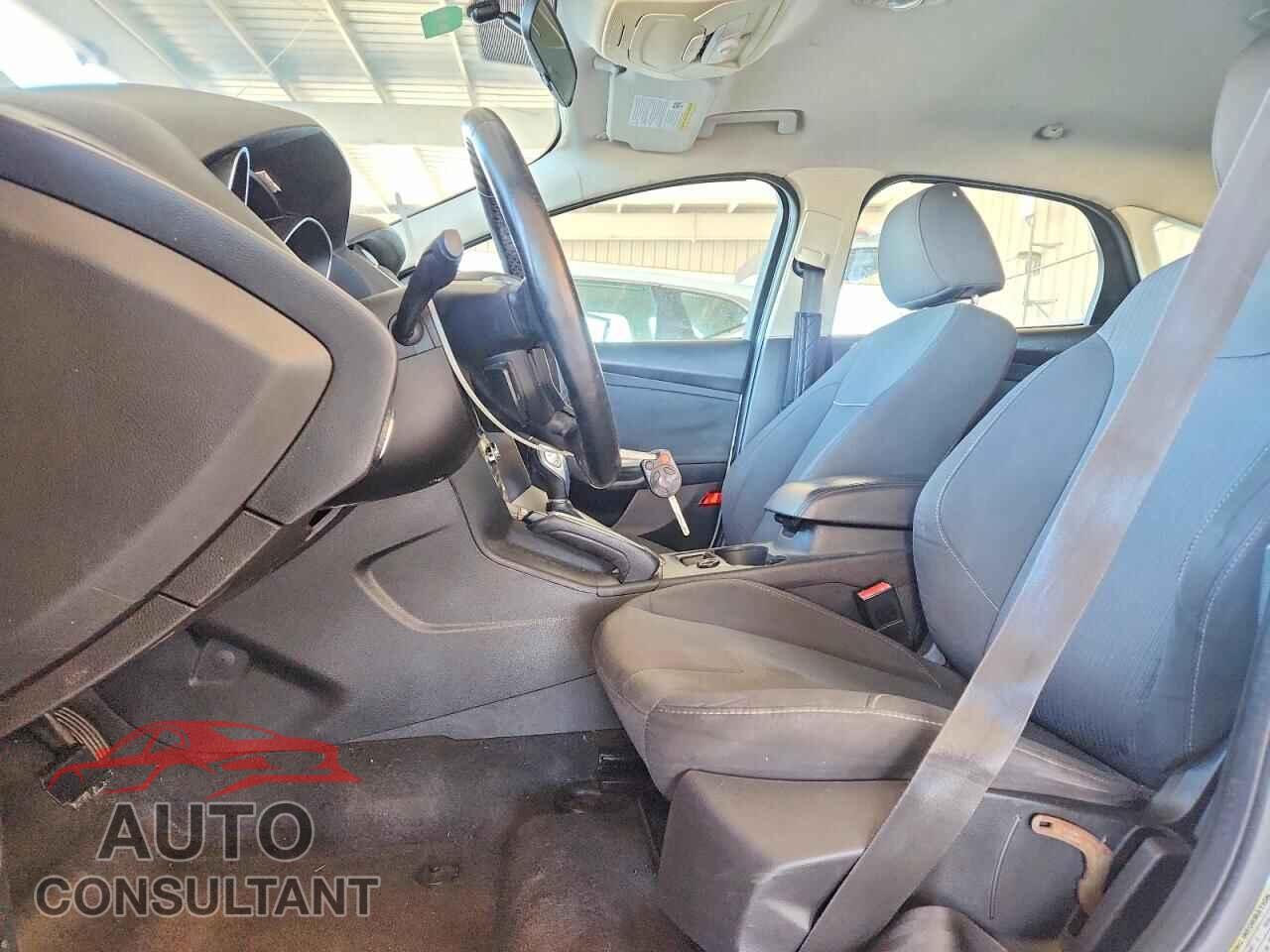 FORD FOCUS 2012 - 1FAHP3M24CL405086