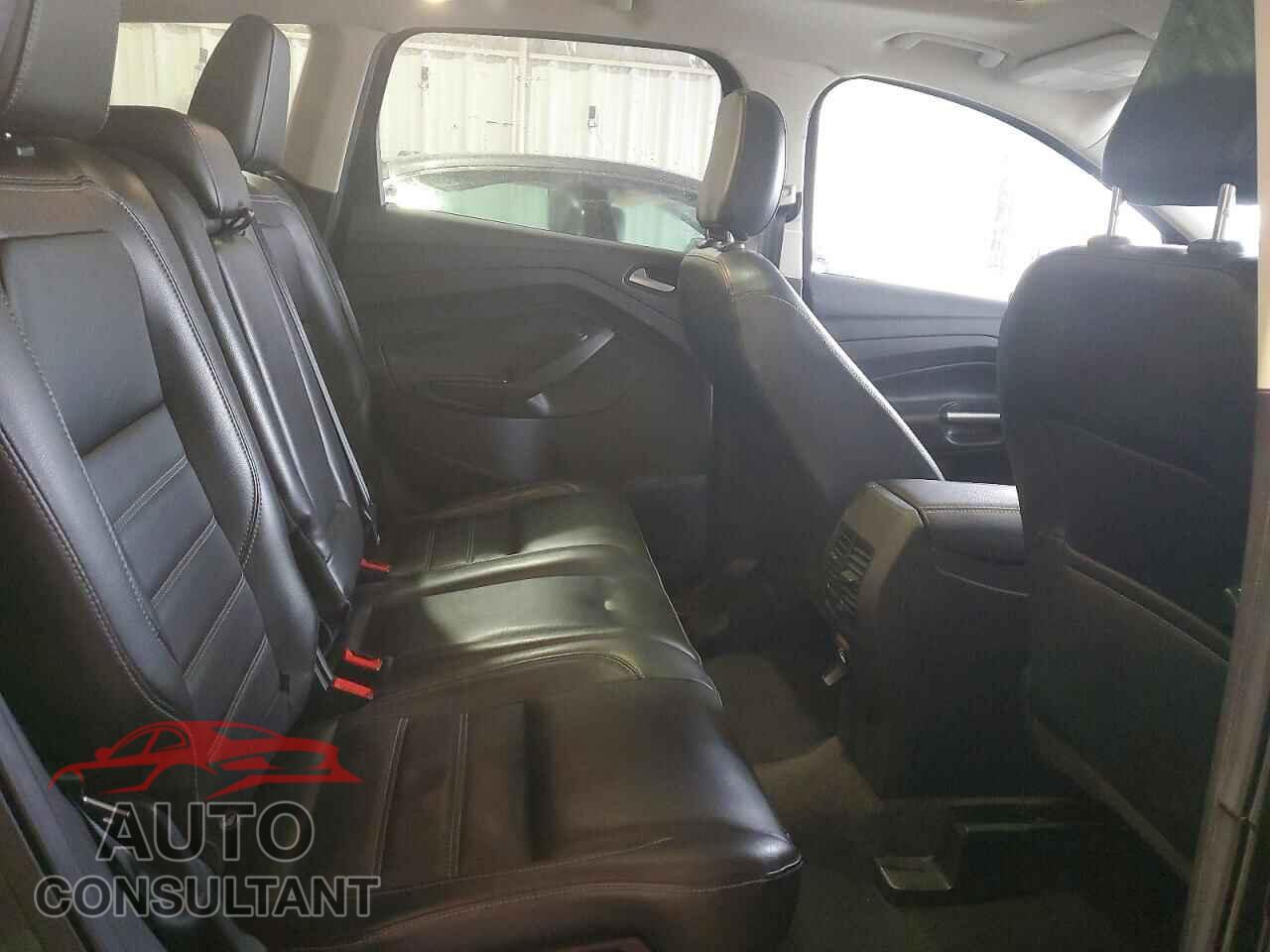 FORD ESCAPE 2018 - 1FMCU0HD7JUC67733