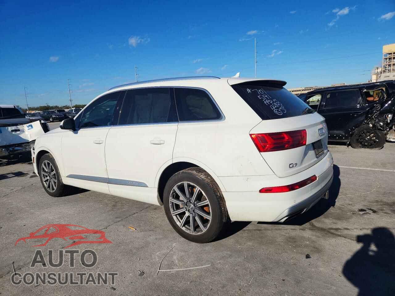 AUDI Q7 2019 - WA1AAAF70KD025191