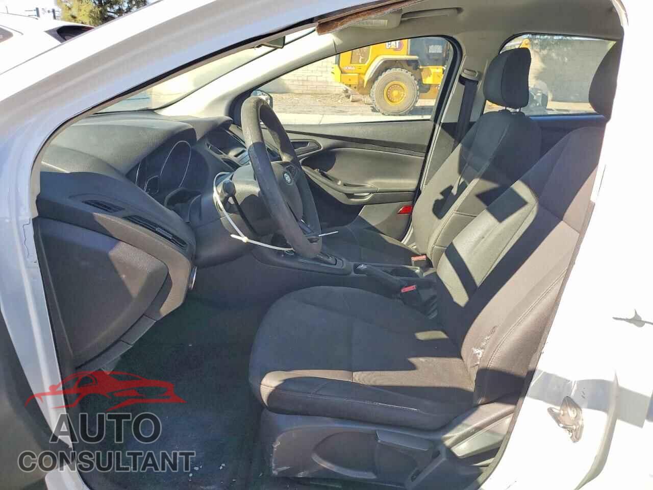 FORD FOCUS 2017 - 1FADP3E21HL329198