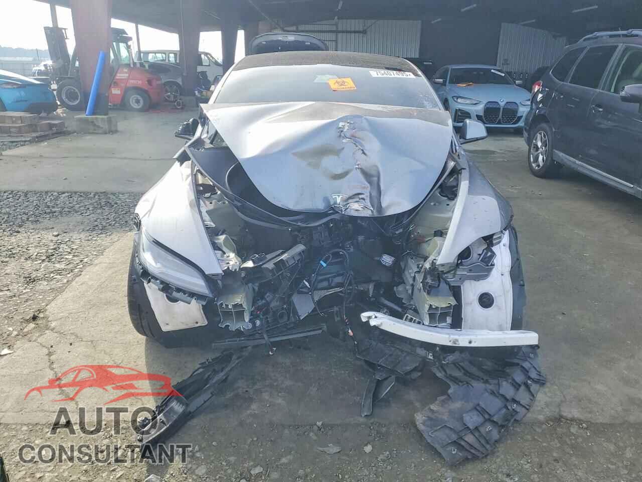 TESLA MODEL 3 2025 - 5YJ3E1EA7SF036097