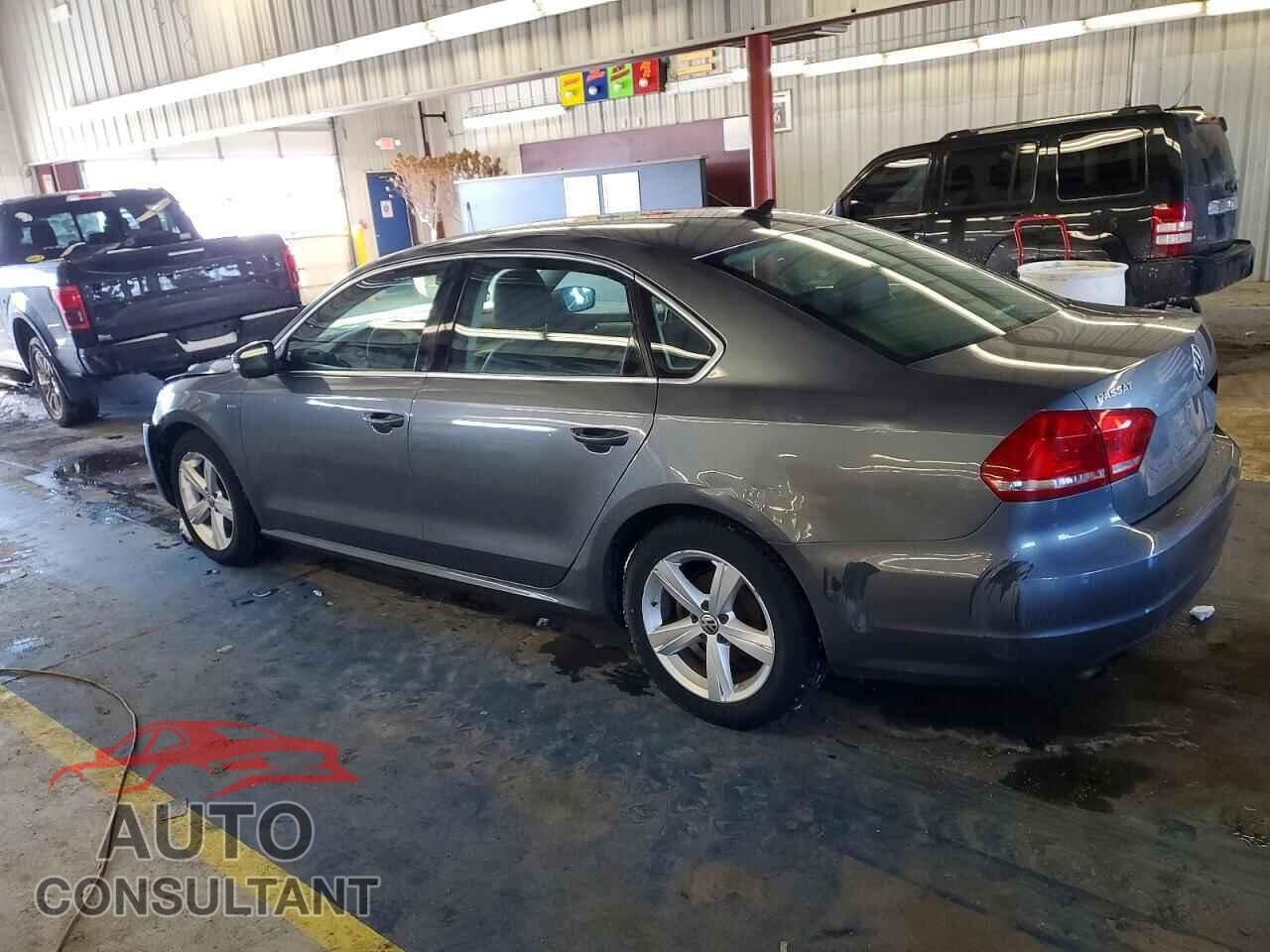 VOLKSWAGEN PASSAT 2015 - 1VWAT7A33FC096093
