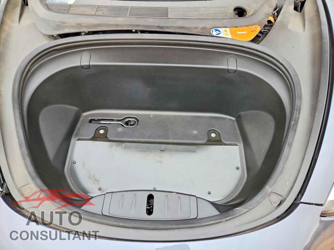 TESLA MODEL 3 2018 - 5YJ3E1EA4JF005159