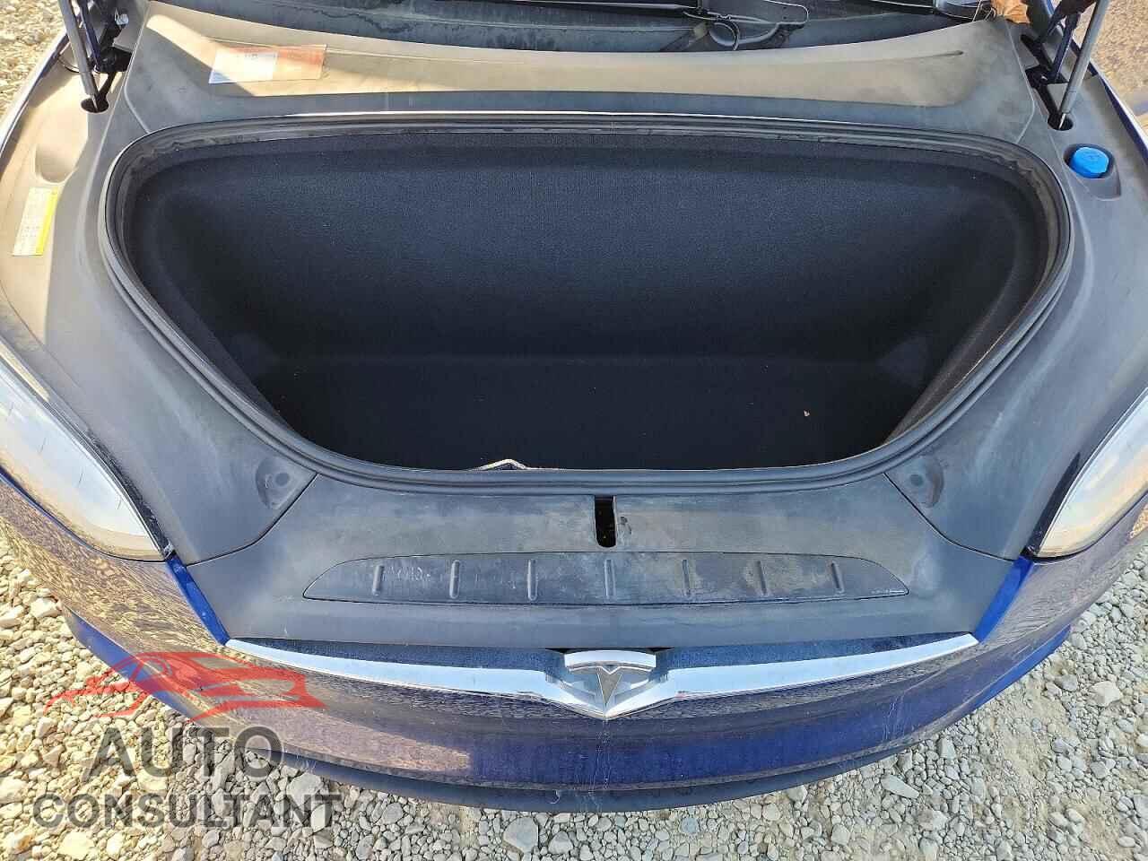 TESLA MODEL X 2016 - 5YJXCAE23GF001502