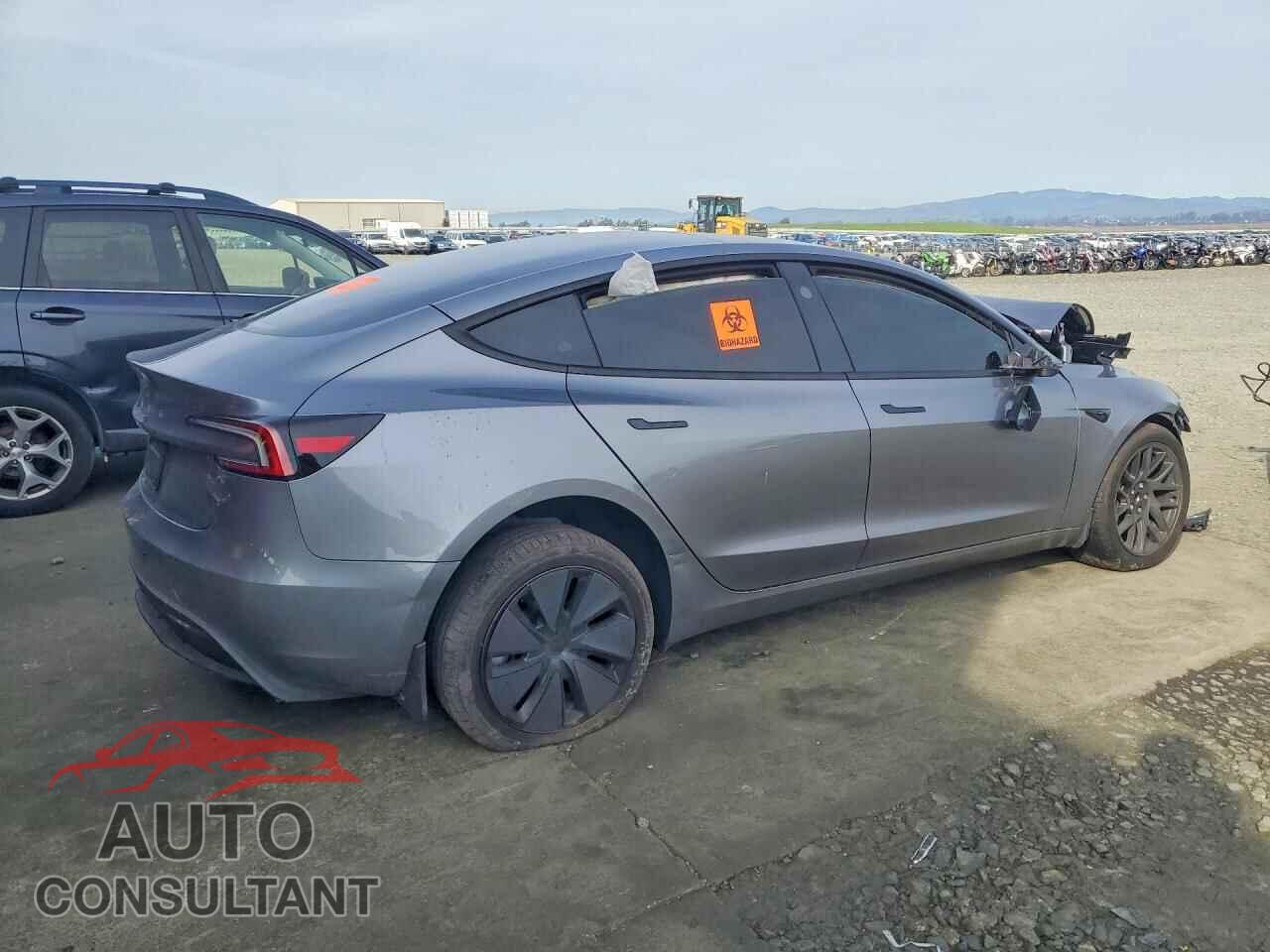 TESLA MODEL 3 2025 - 5YJ3E1EA7SF036097