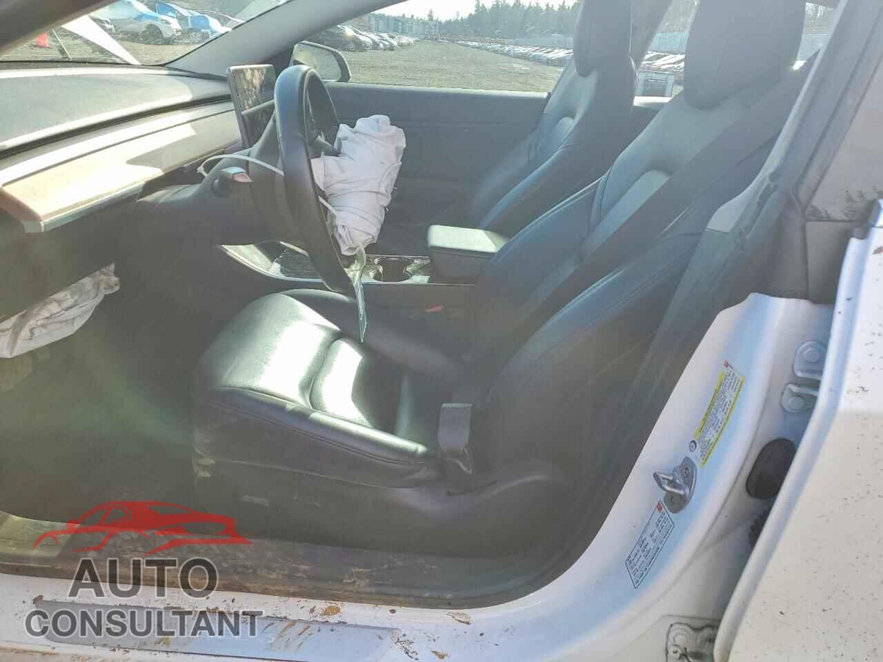 TESLA MODEL 3 2018 - 5YJ3E1EA5JF019765