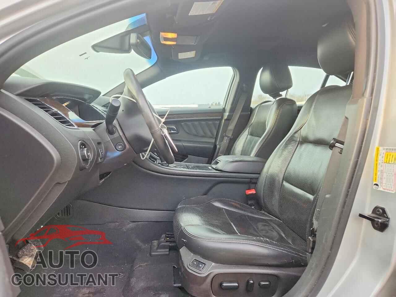 FORD TAURUS 2019 - 1FAHP2F81KG115522