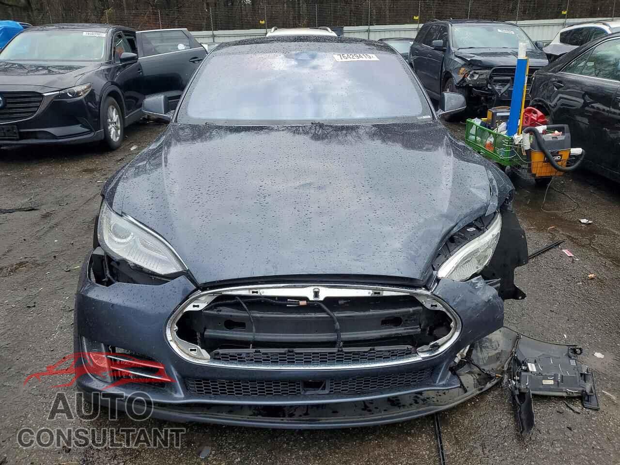 TESLA MODEL S 2015 - 5YJSA1E21FF112323