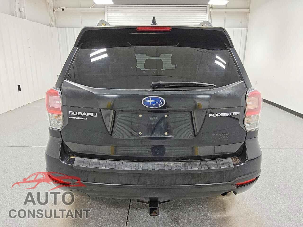 SUBARU FORESTER 2018 - JF2SJAEC8JH459652