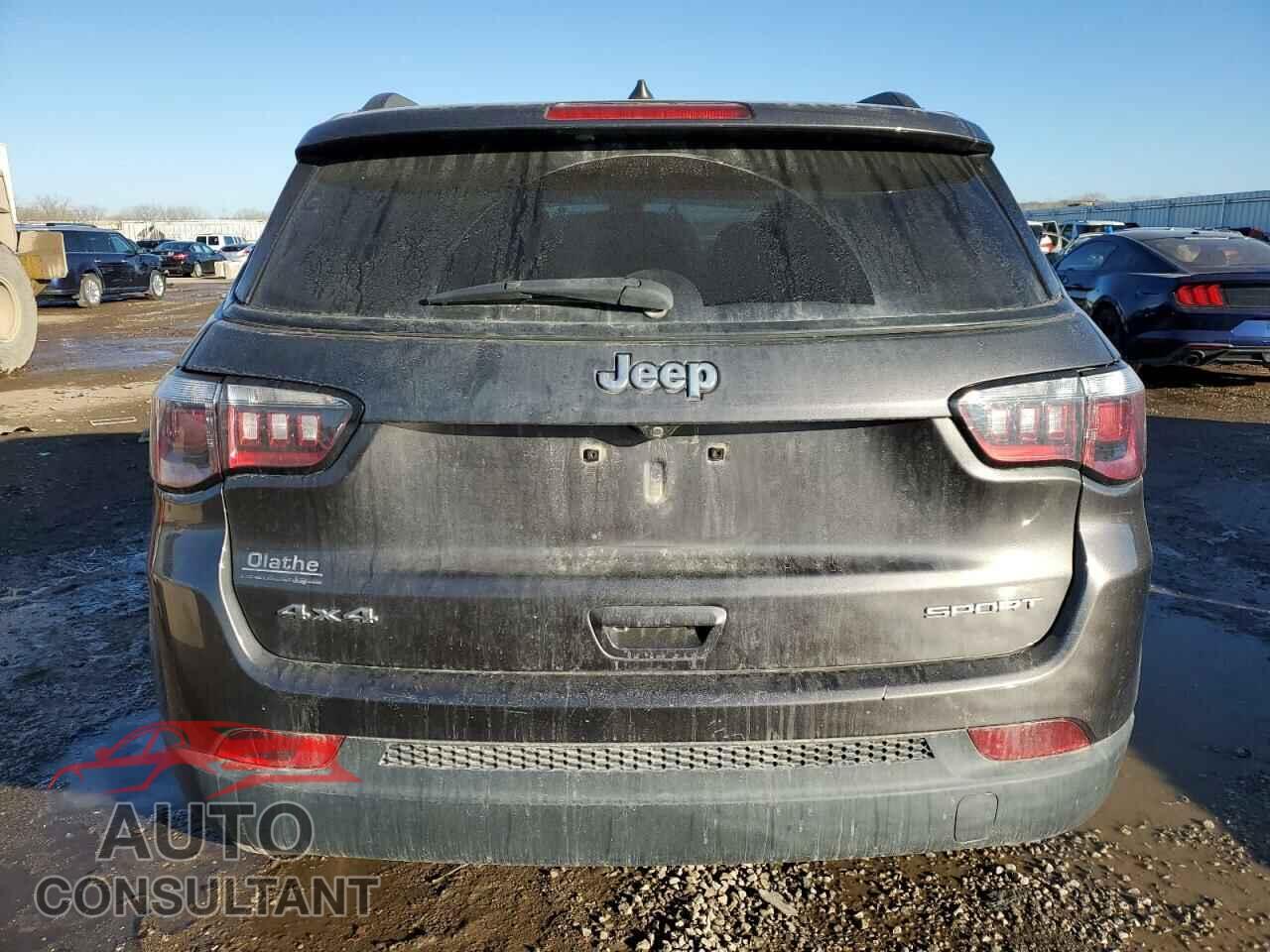 JEEP COMPASS 2018 - 3C4NJDAB2JT151002