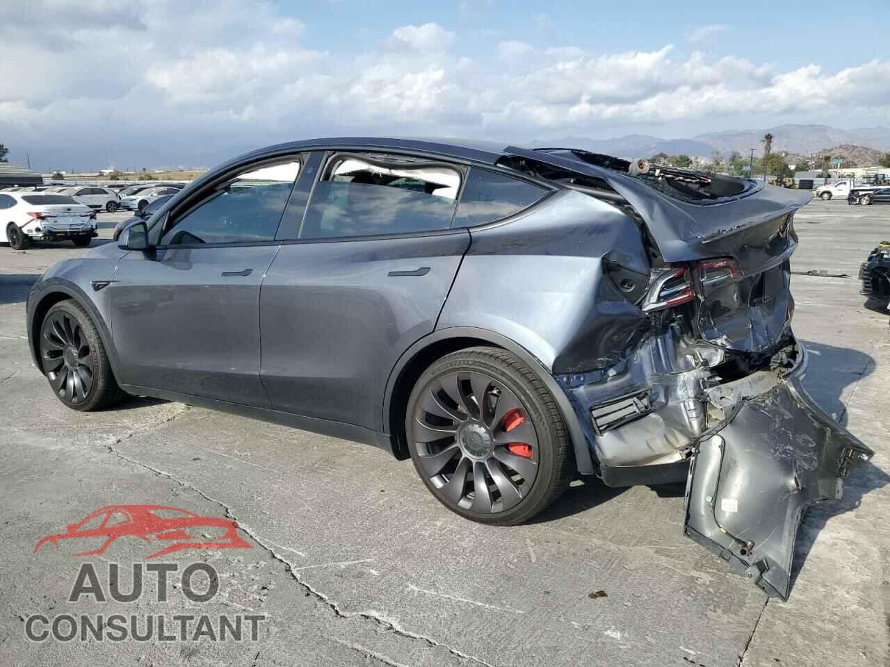 TESLA MODEL Y 2021 - 5YJYGDEF2MF270180
