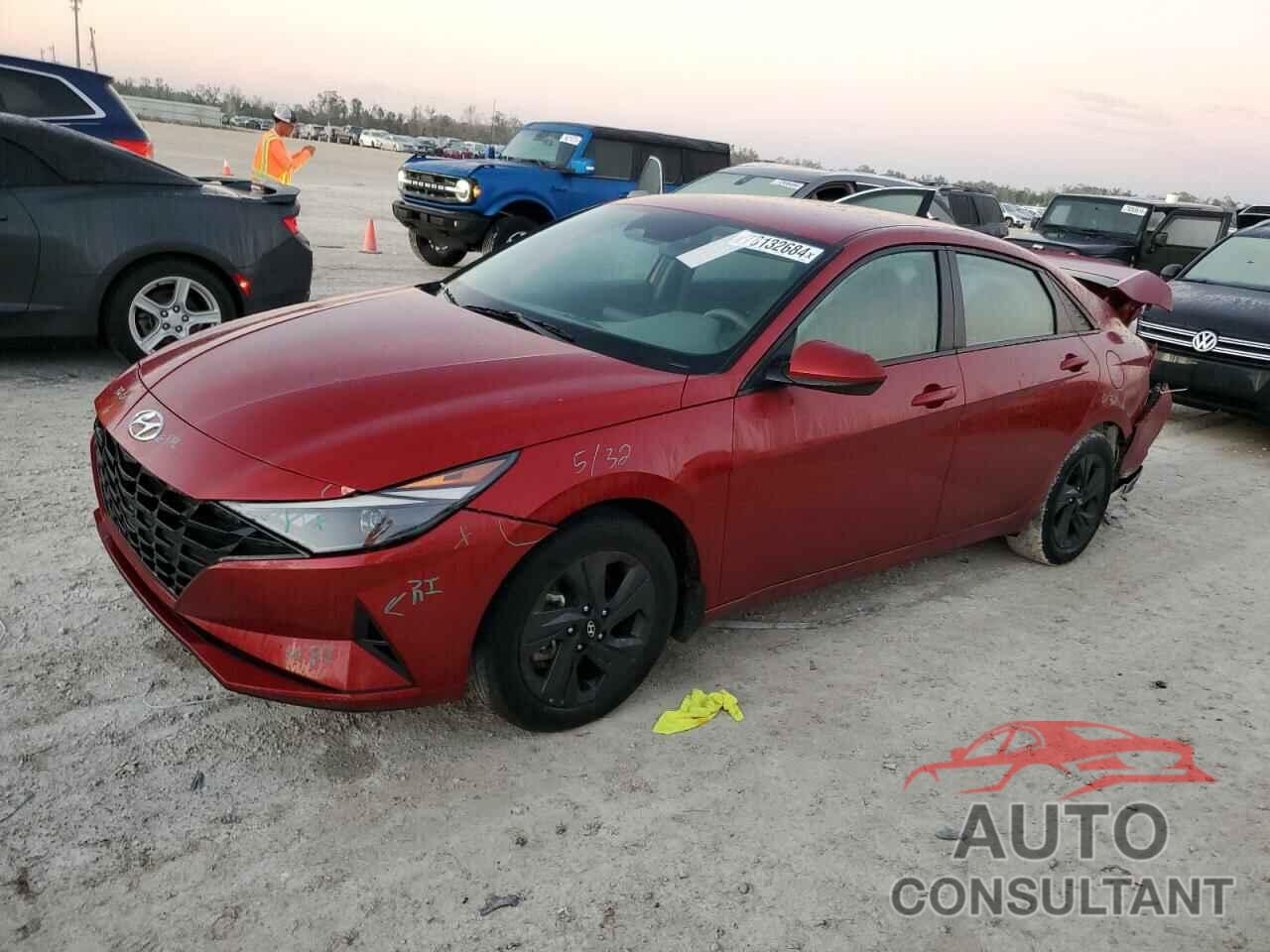 HYUNDAI ELANTRA 2023 - KMHLM4AG2PU630895