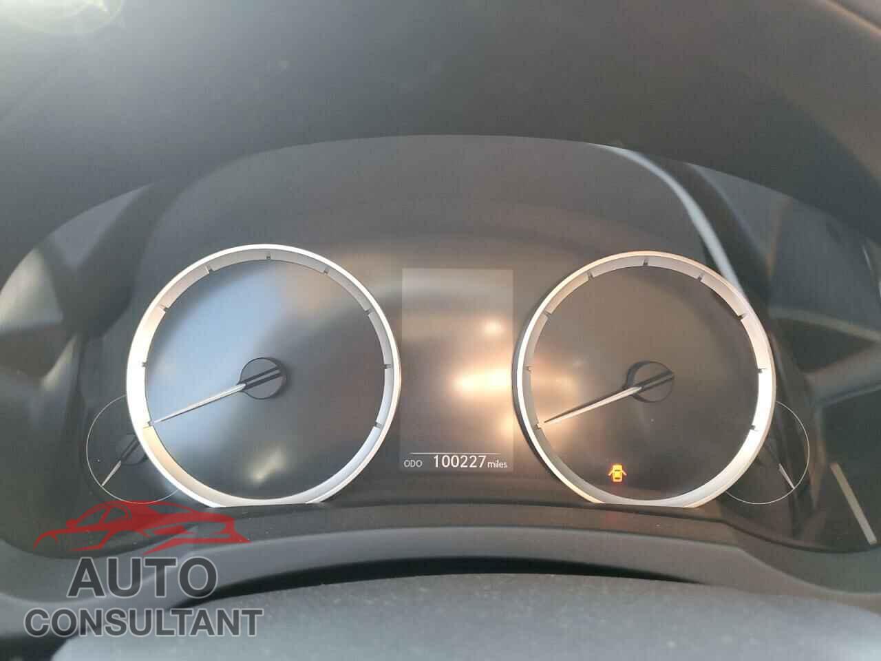 LEXUS IS 2016 - JTHBA1D22G5013755