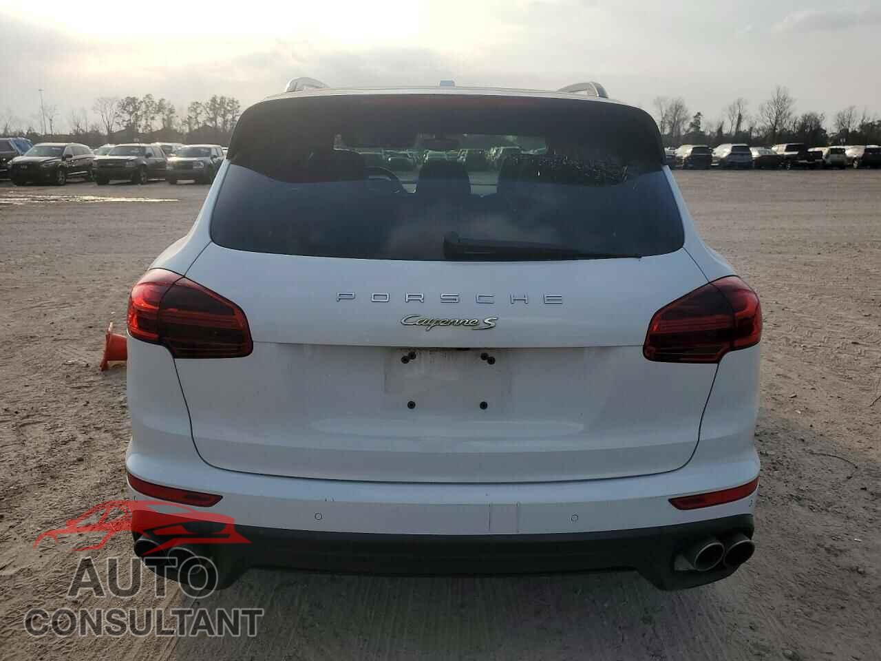 PORSCHE CAYENNE 2018 - WP1AE2A28JLA70345