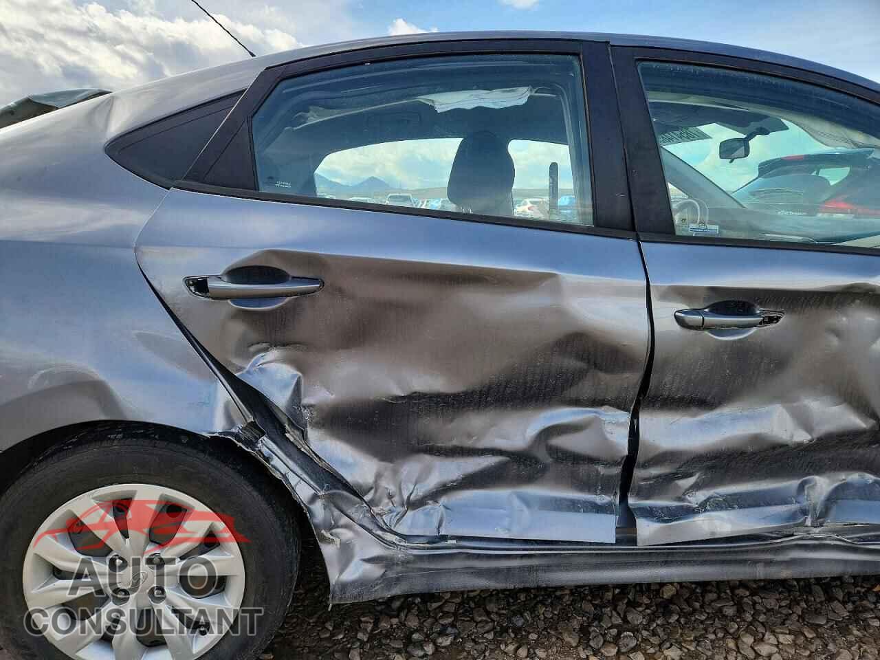 HYUNDAI ACCENT 2018 - 3KPC24A30JE020412
