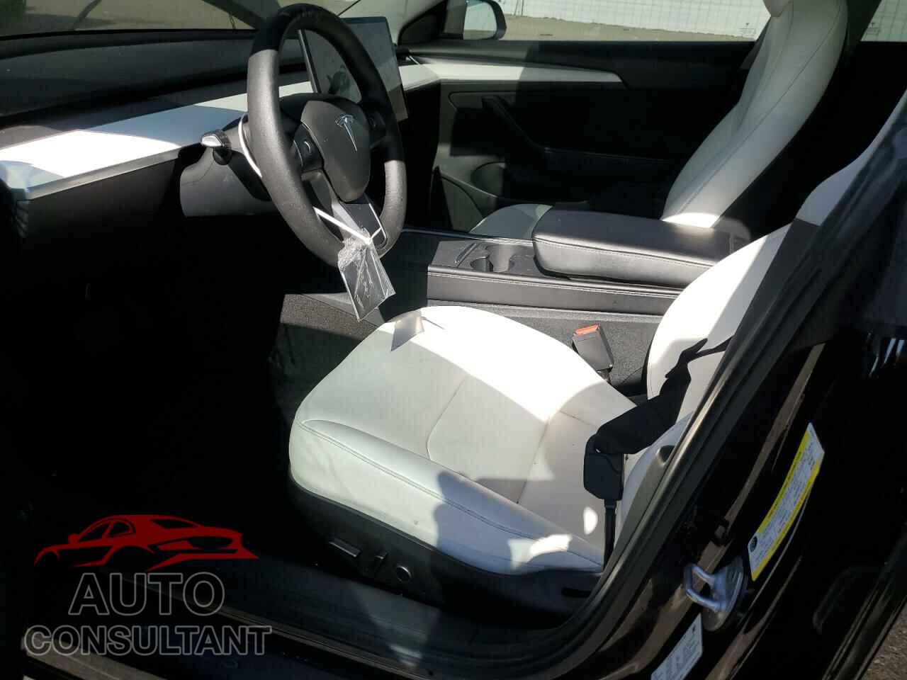 TESLA MODEL 3 2021 - 5YJ3E1EA5MF084961