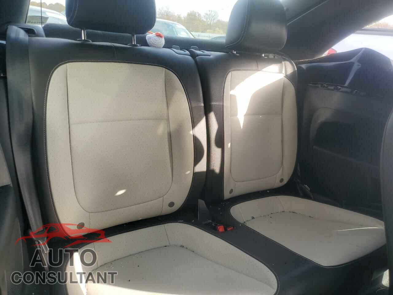 VOLKSWAGEN BEETLE 2017 - 3VWJ17AT0HM629122