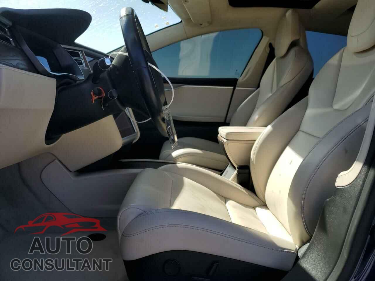 TESLA MODEL S 2017 - 5YJSA1E2XHF215579