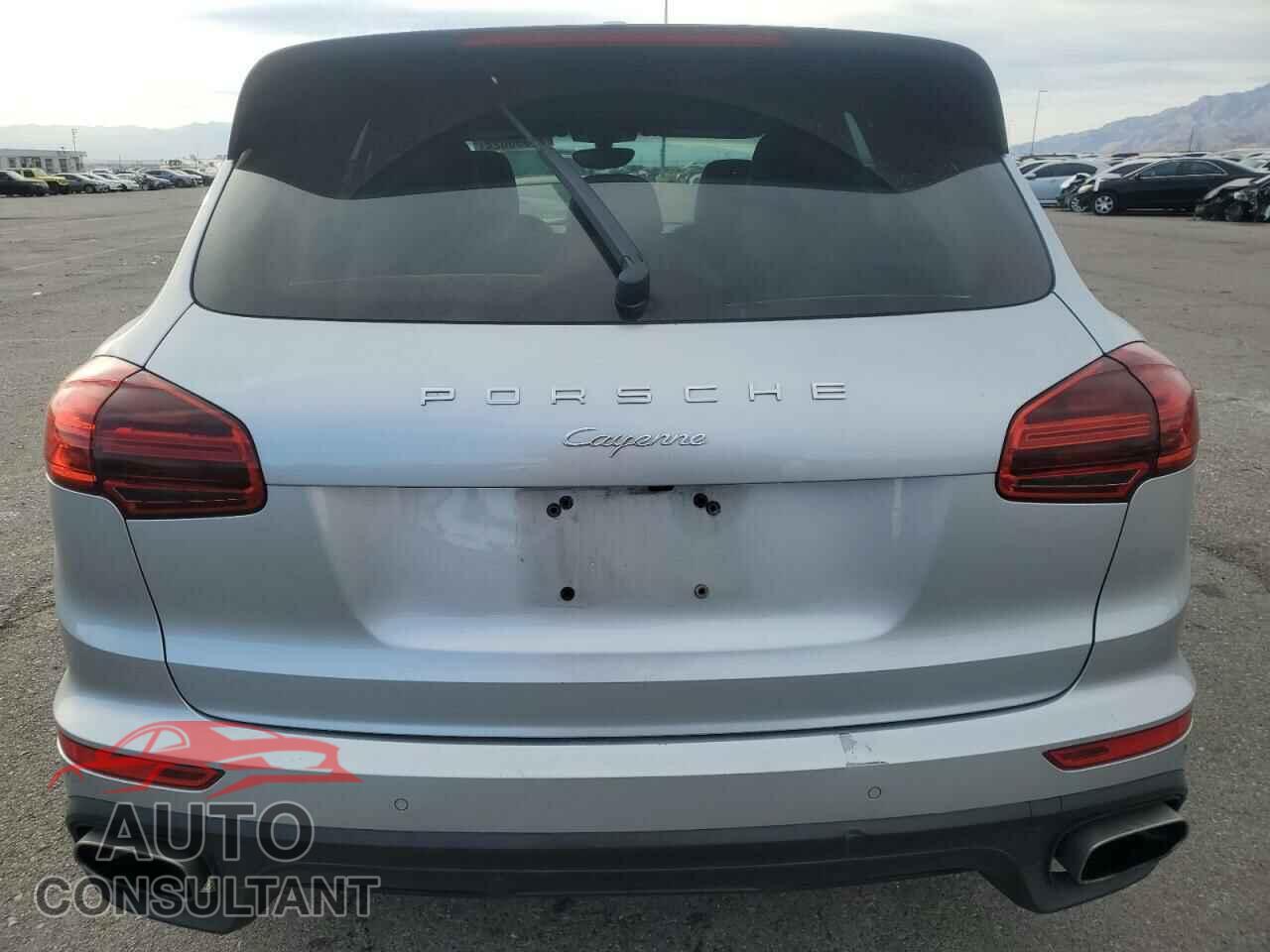PORSCHE CAYENNE 2016 - WP1AA2A20GKA15799