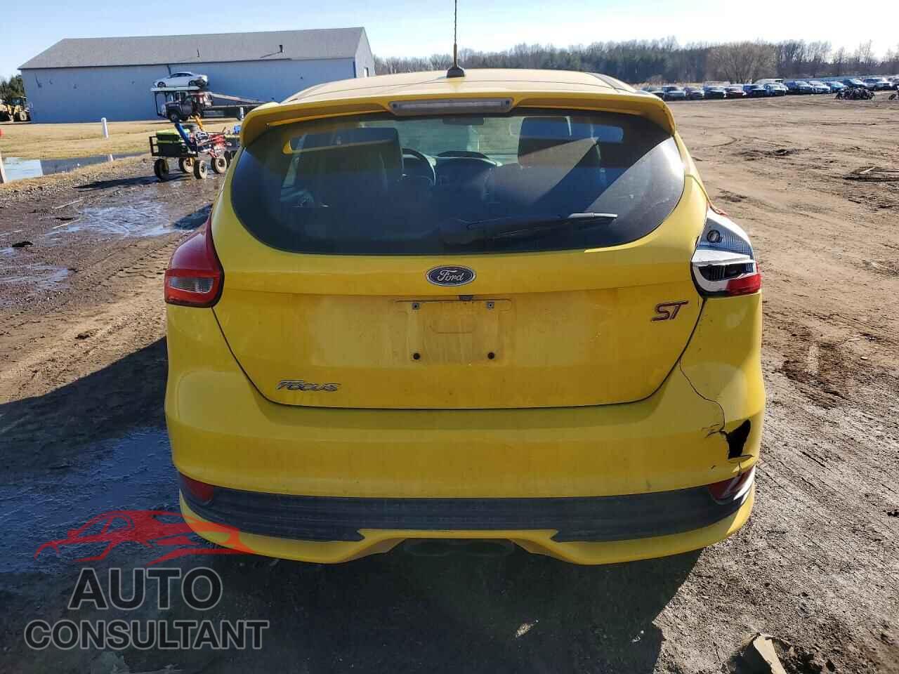 FORD FOCUS 2017 - 1FADP3L90HL213636