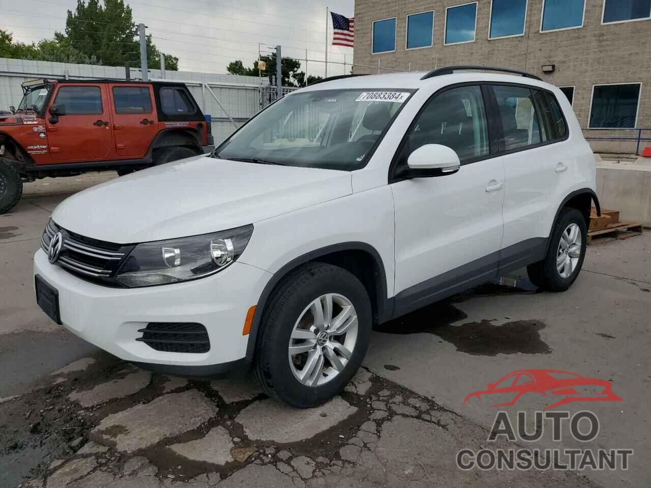 VOLKSWAGEN TIGUAN 2017 - WVGBV7AX4HK038051