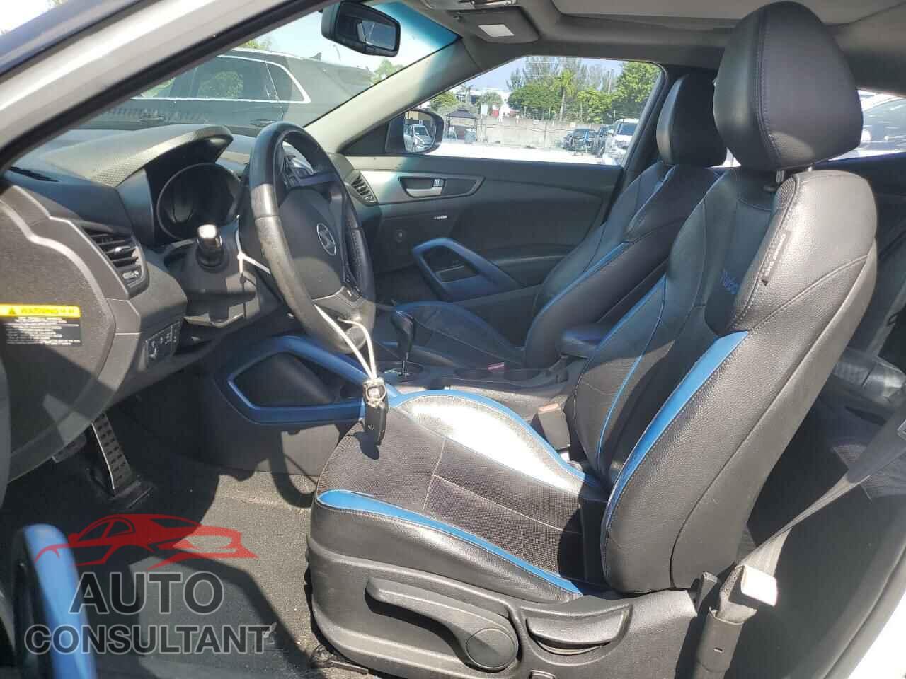 HYUNDAI VELOSTER 2013 - KMHTC6AE4DU123439