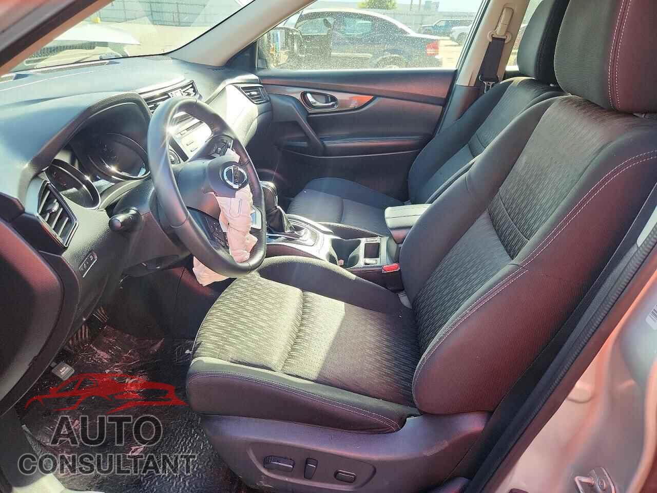 NISSAN ROGUE 2017 - KNMAT2MT3HP512043