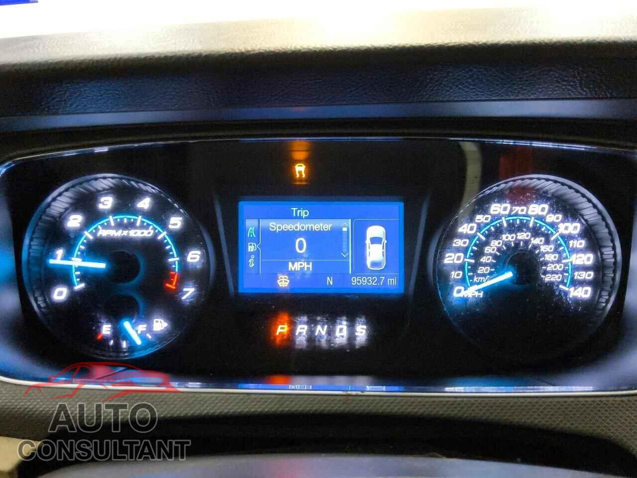 FORD TAURUS 2017 - 1FAHP2D89HG117031