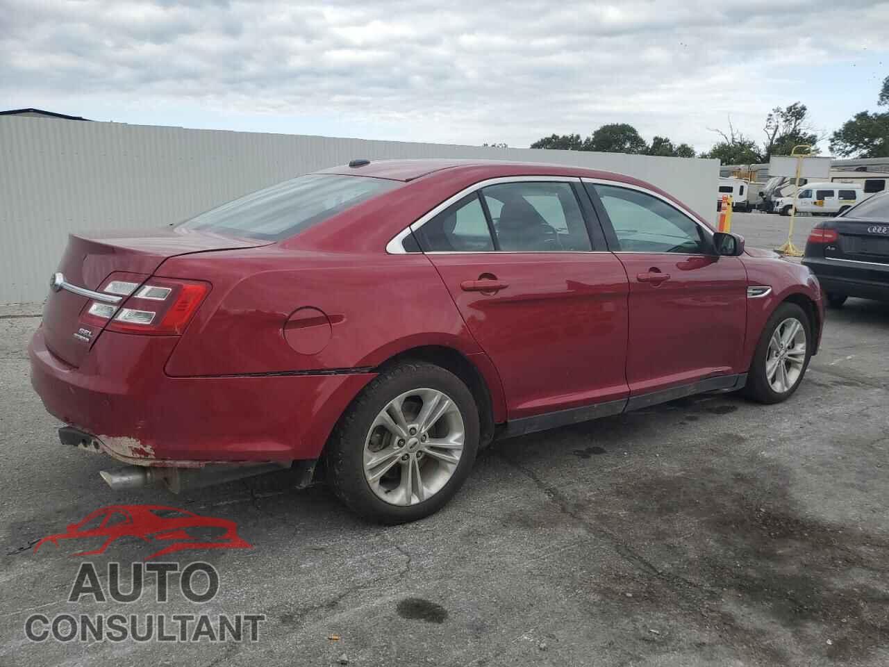 FORD TAURUS 2018 - 1FAHP2E84JG138017