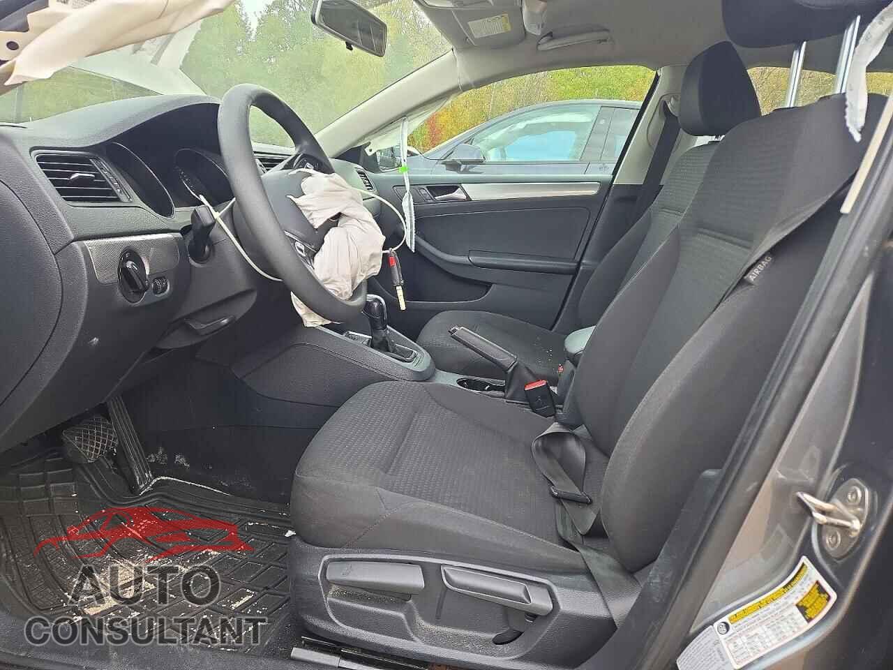 VOLKSWAGEN JETTA 2017 - 3VW2B7AJ8HM206854