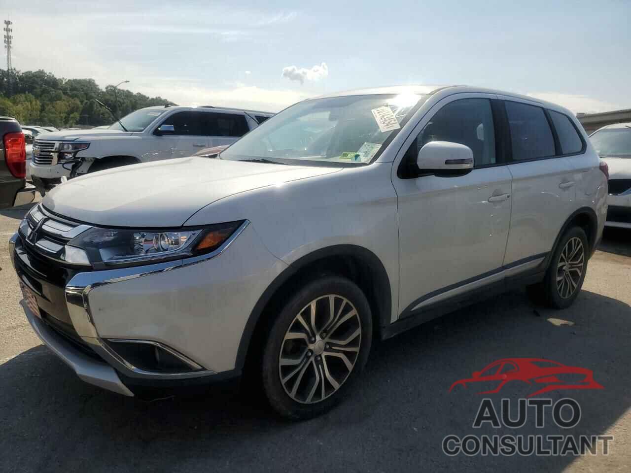 MITSUBISHI OUTLANDER 2018 - JA4AZ3A37JZ000895