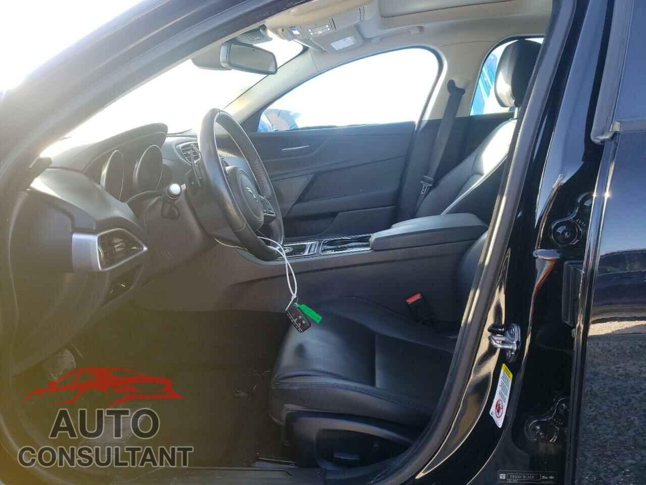 JAGUAR XE 2017 - SAJAR4BG8HA972772