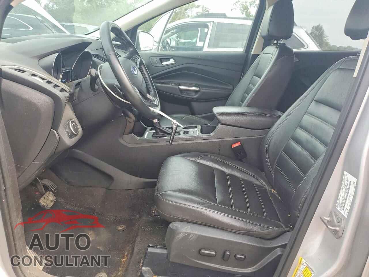 FORD ESCAPE 2017 - 1FMCU9JD8HUB93831