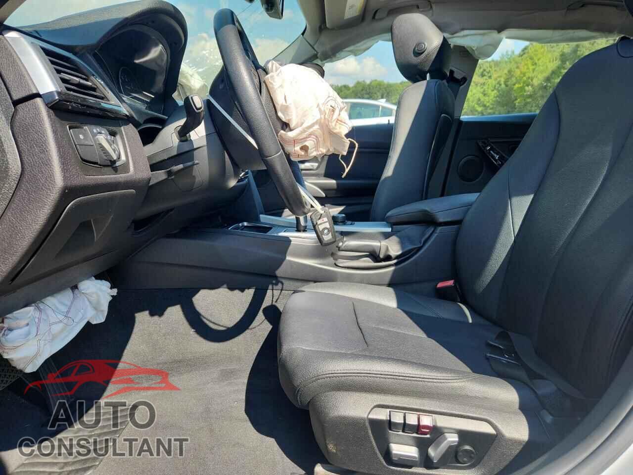 BMW 3 SERIES 2017 - WBA8A9C55HK620349