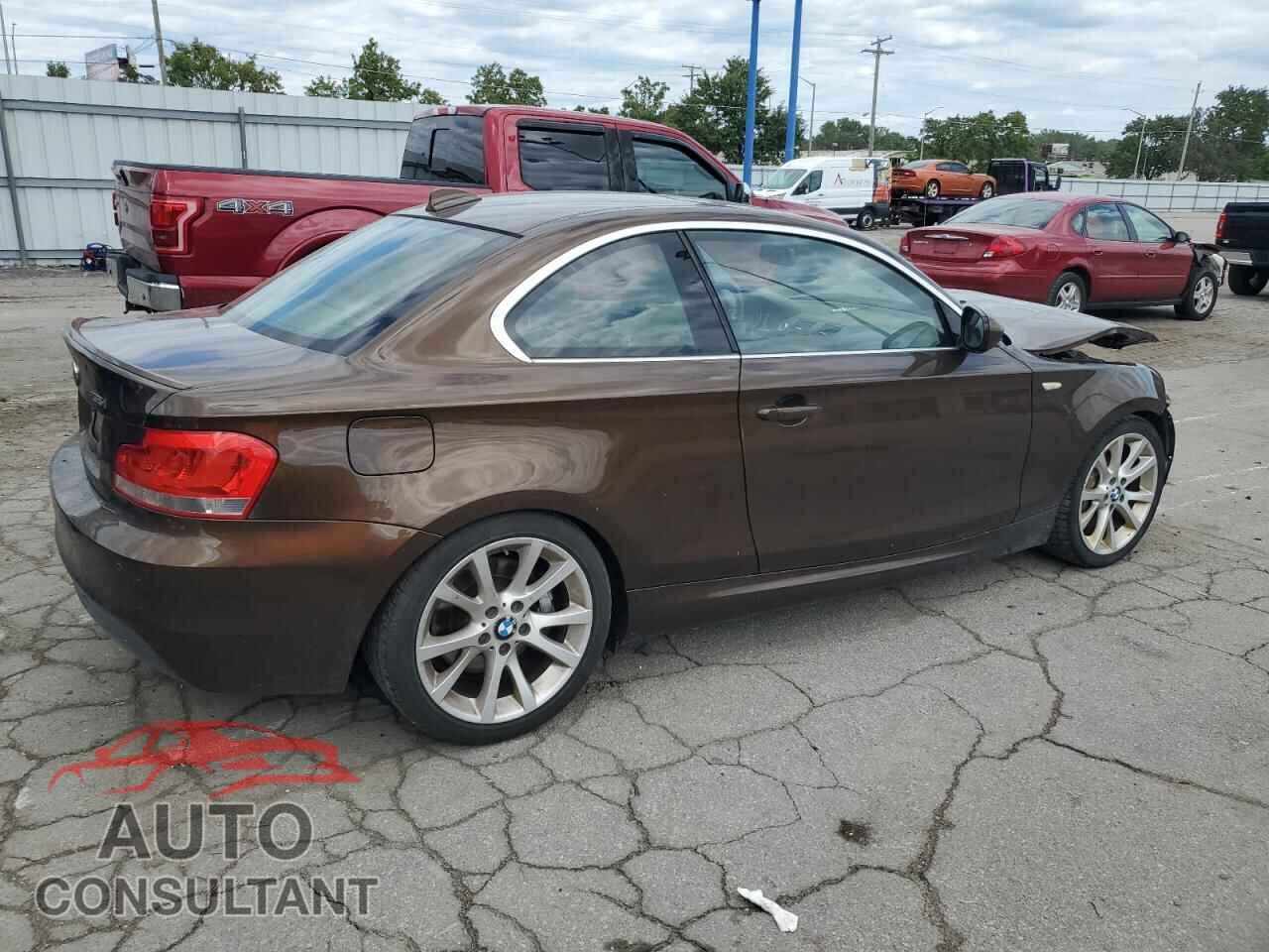 BMW 1 SERIES 2012 - WBAUC9C58CVM12403